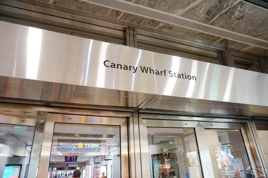 (倫敦景點)金絲雀碼頭站｜倫敦新興金融城。tesco大賣場、canary wharf 輕軌地鐵交會車站、金融中心～