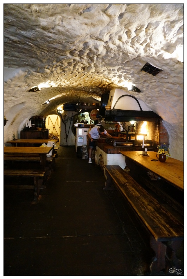 CK地窖餐廳|歐洲最美小鎮、最熱門豬腳大餐～KRČMA V ŠATLAVSKÉ